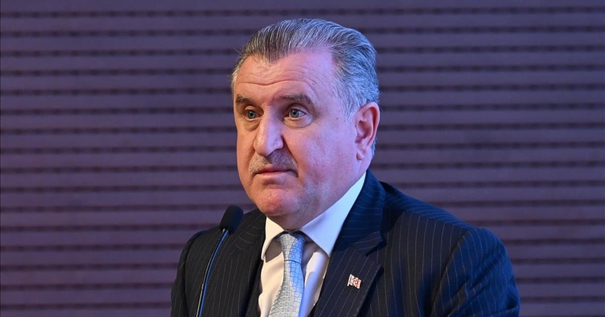 Bakan Bak'tan milli atıcılara tebrik mesajı