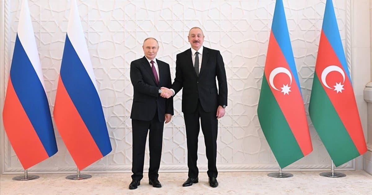 Putin ve Aliyev Telefon Görüşmesi Yaptı