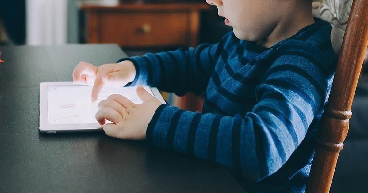 Bakan Uraloğlu'ndan ebeveynlere internet kullanımı önerisi