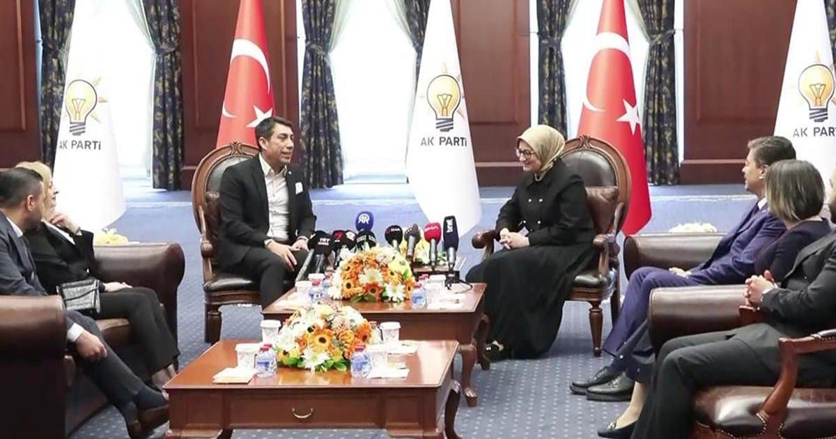 Siyasi Partilerde Bayramlaşma Günü