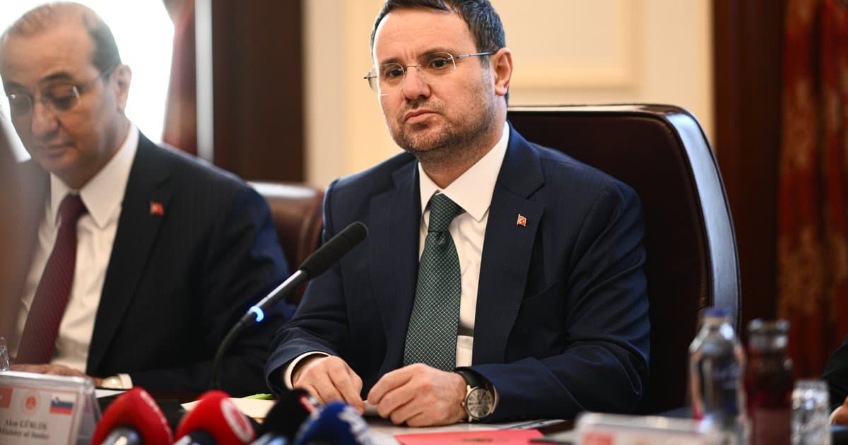 Bakan Gürlek'in Tapu Bilgileri Sorgulanması