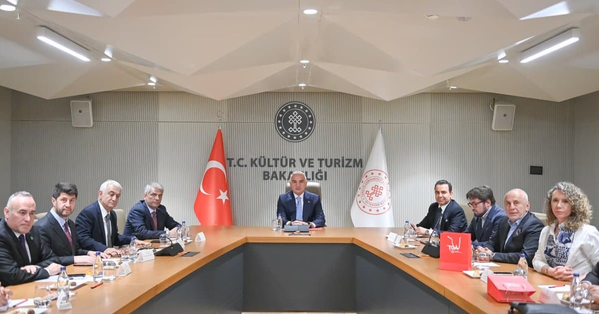 Kültür ve Turizm Bakanı Ersoy'dan 2026 turizmi toplantısı