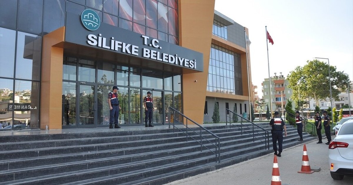 Silifke Belediye Başkanı Turgut gözaltına alındı