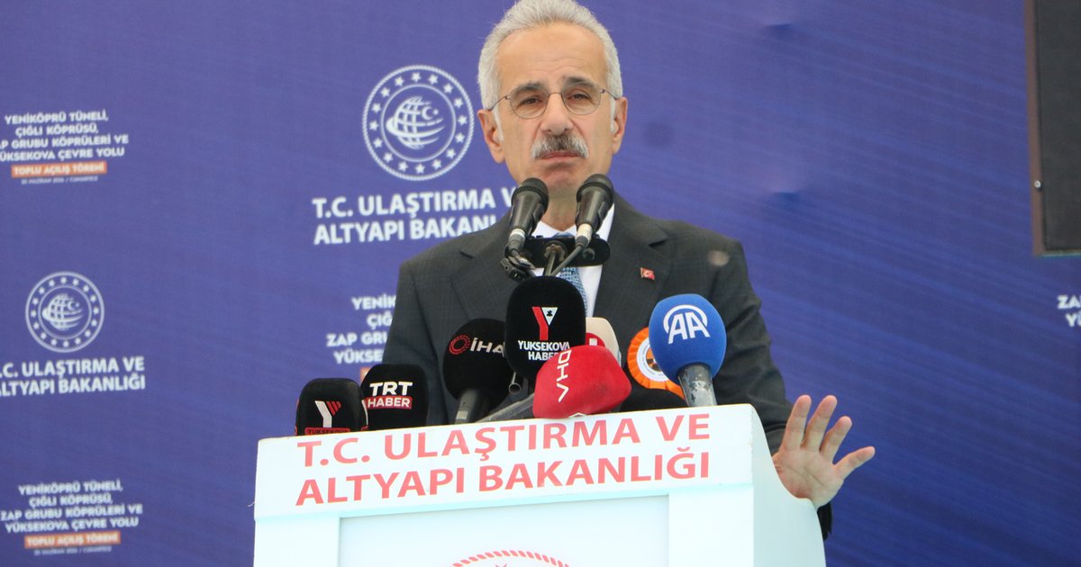 Bakan Uraloğlu: Hakkari'de terör değil, barış kol geziyor