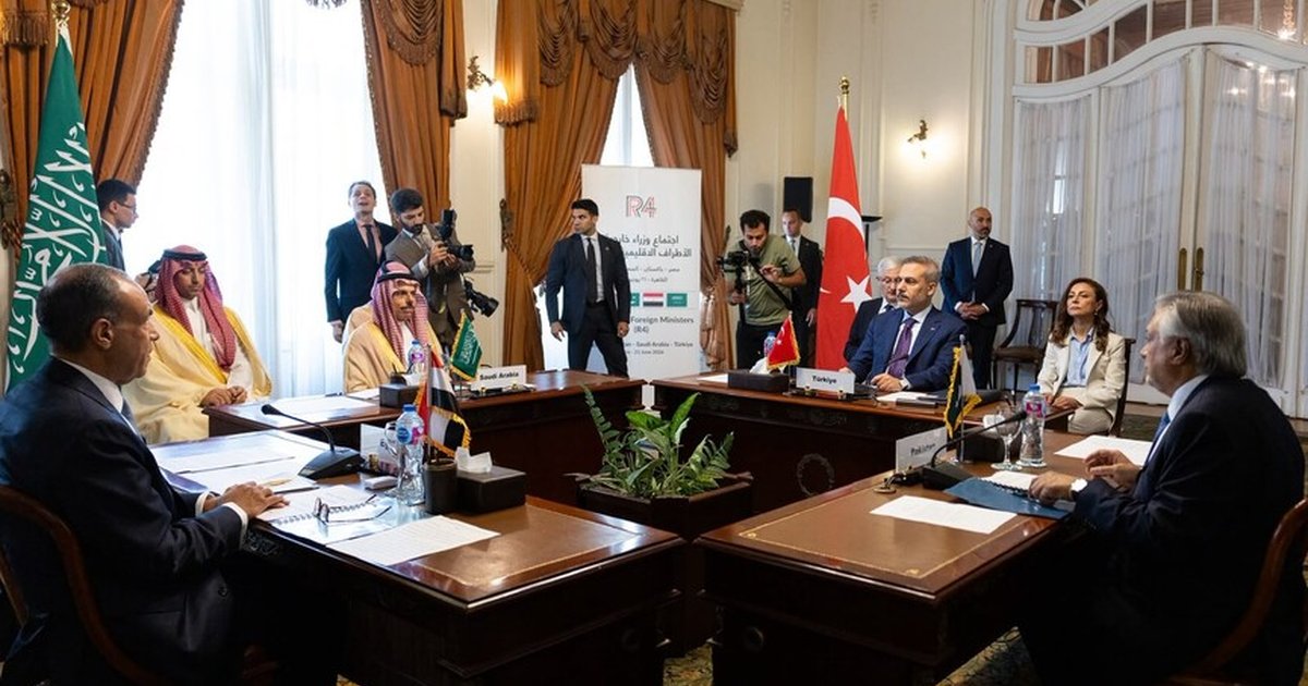 Kahire Toplantısı: Türkiye, Mısır, Suudi Arabistan ve Pakistan Dışişleri Bakanları Bir Araya Geldi