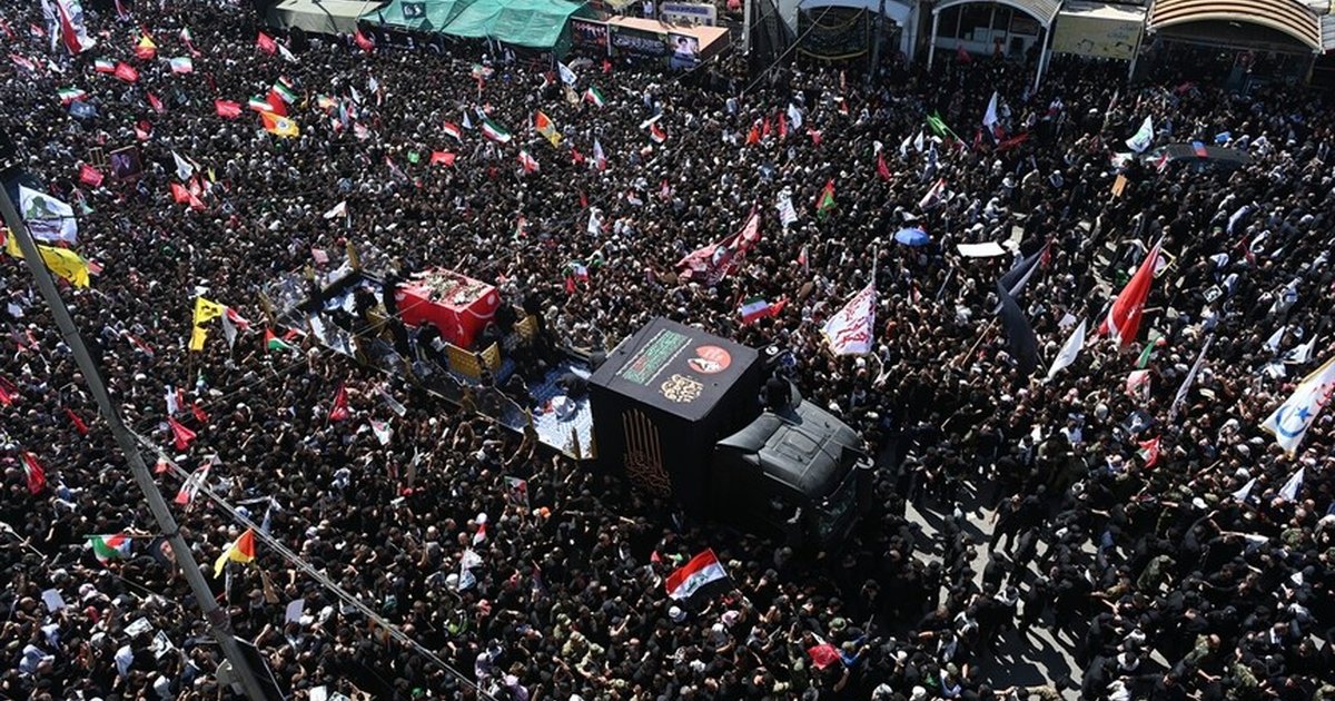 Irak'ta cenaze töreni: İran lideri Hamaney anıldı