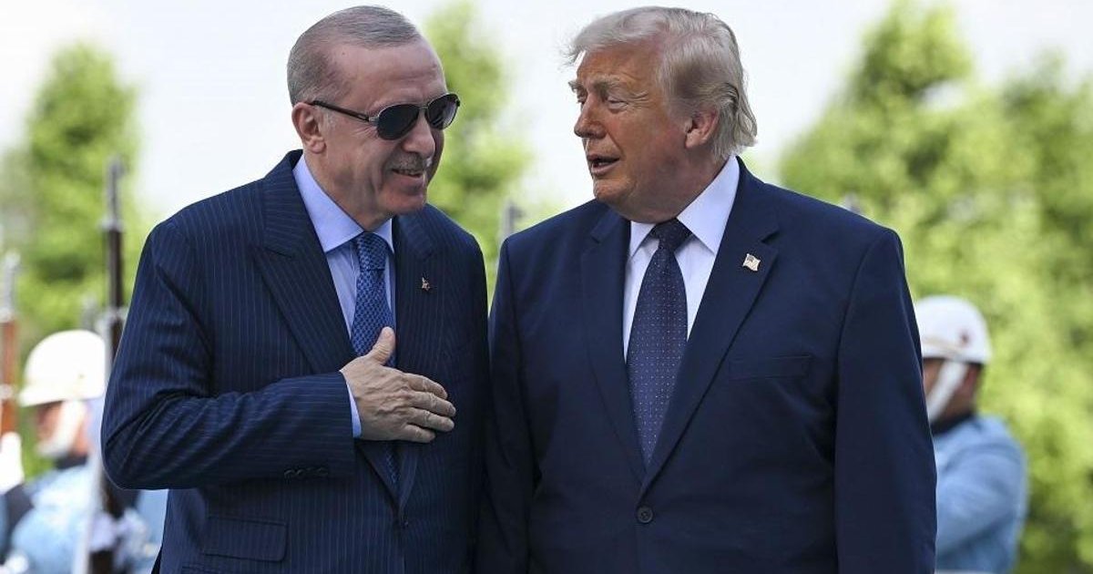 Erdoğan-Trump Zirvesinde Beden Dili ve Diplomatik Yakınlık