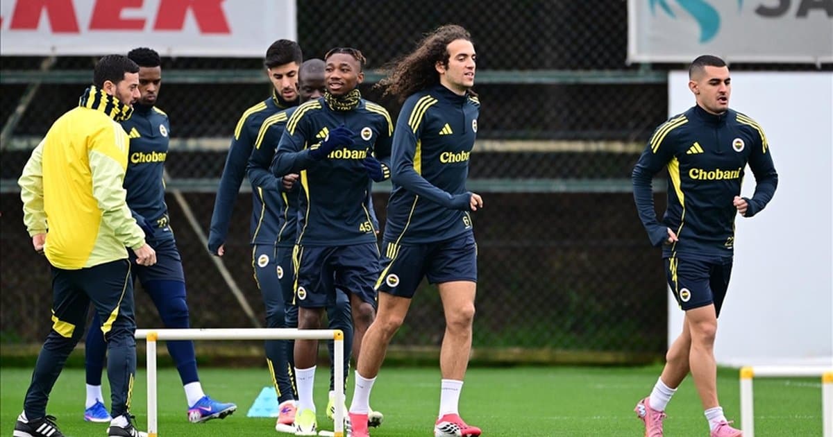 Fenerbahçe'nin Nottingham Forest maçı kamp kadrosu açıklandı