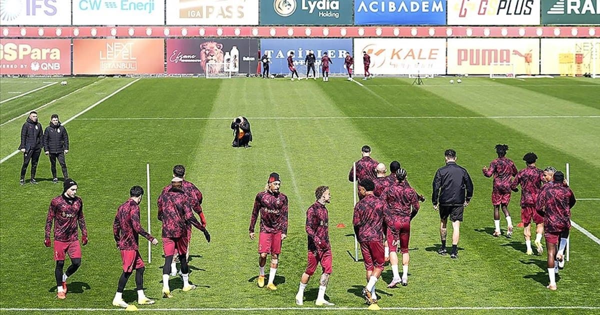 Galatasaray'ın Trabzonspor maçı kamp kadrosu açıklandı