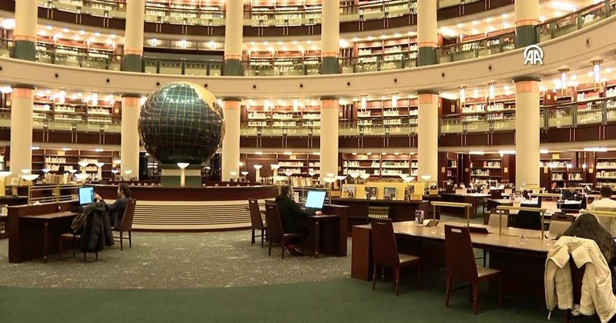 Millet Kütüphanesi Ramazan'da öğrenciler için mesai yapıyor