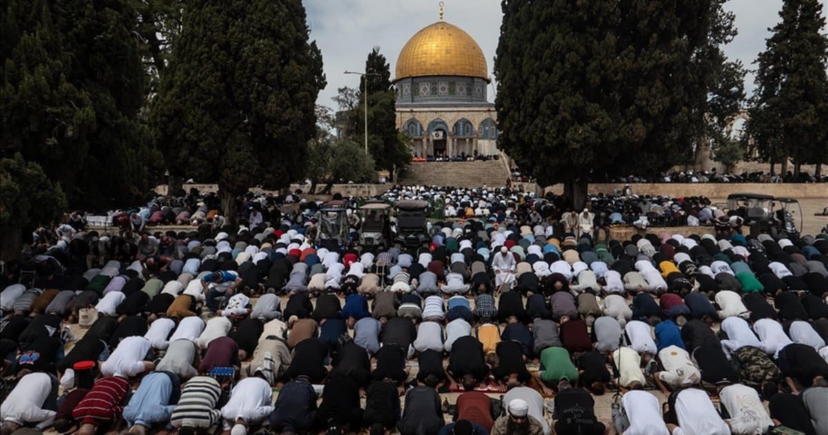 İsrail, Mescid-i Aksa'da Cuma Namazını Yasakladı