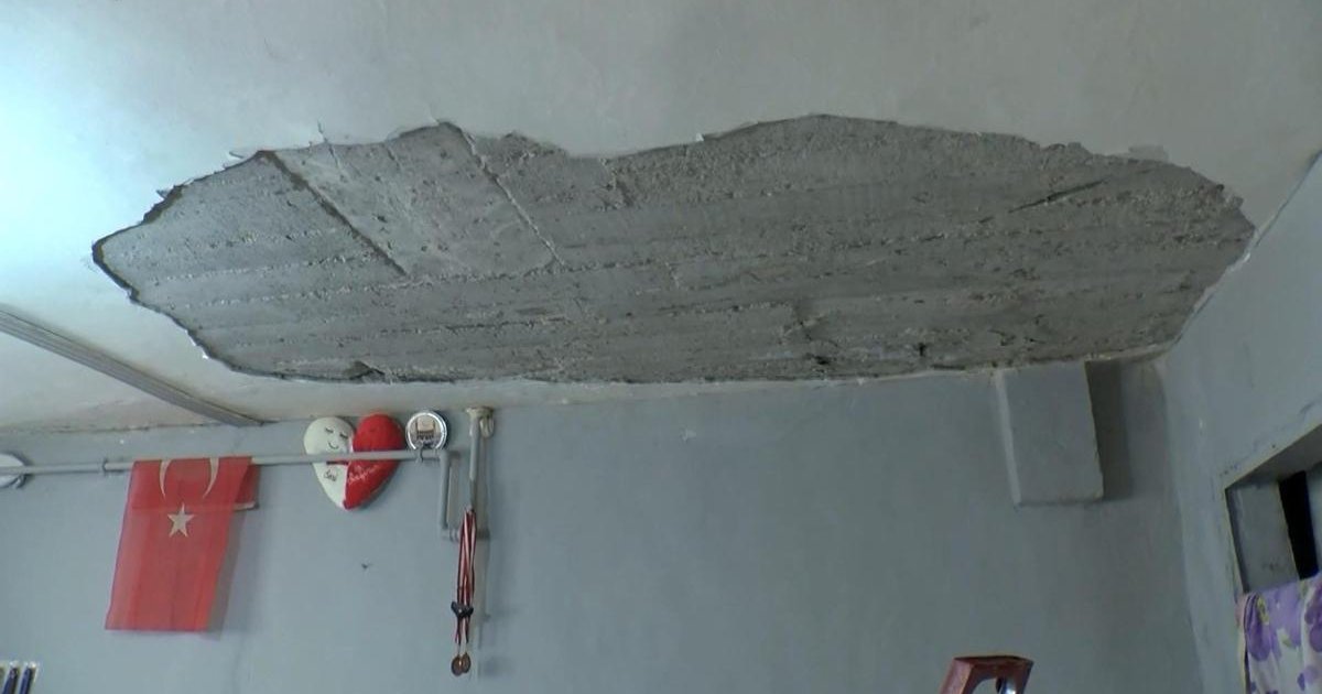 Sultangazi'de çocuğun üzerine tavan çöktü, evi su bastı