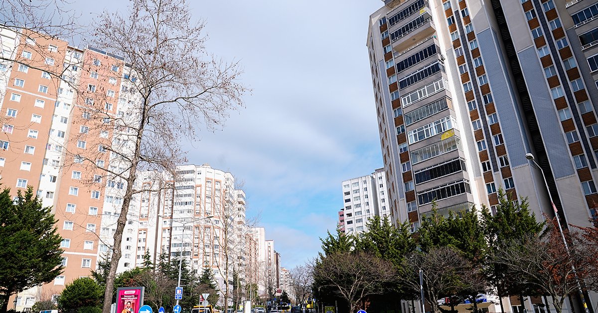 İstanbul'un Kalabalık Bir Mahallesi: Adnan Kahveci