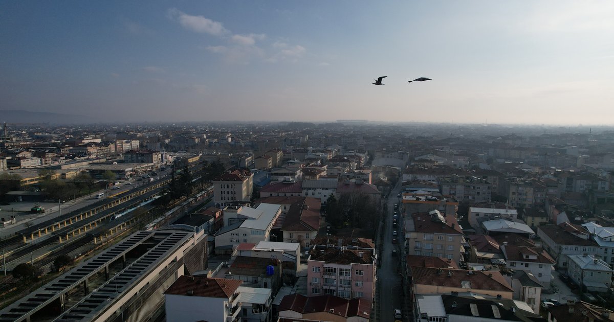 Sakarya'da Karlı Yüksekler ve Güneşli Merkez: İki Mevsim Bir Arada