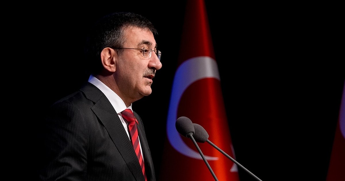 Cumhurbaşkanı Yardımcısı Yılmaz'dan gençlere mesaj