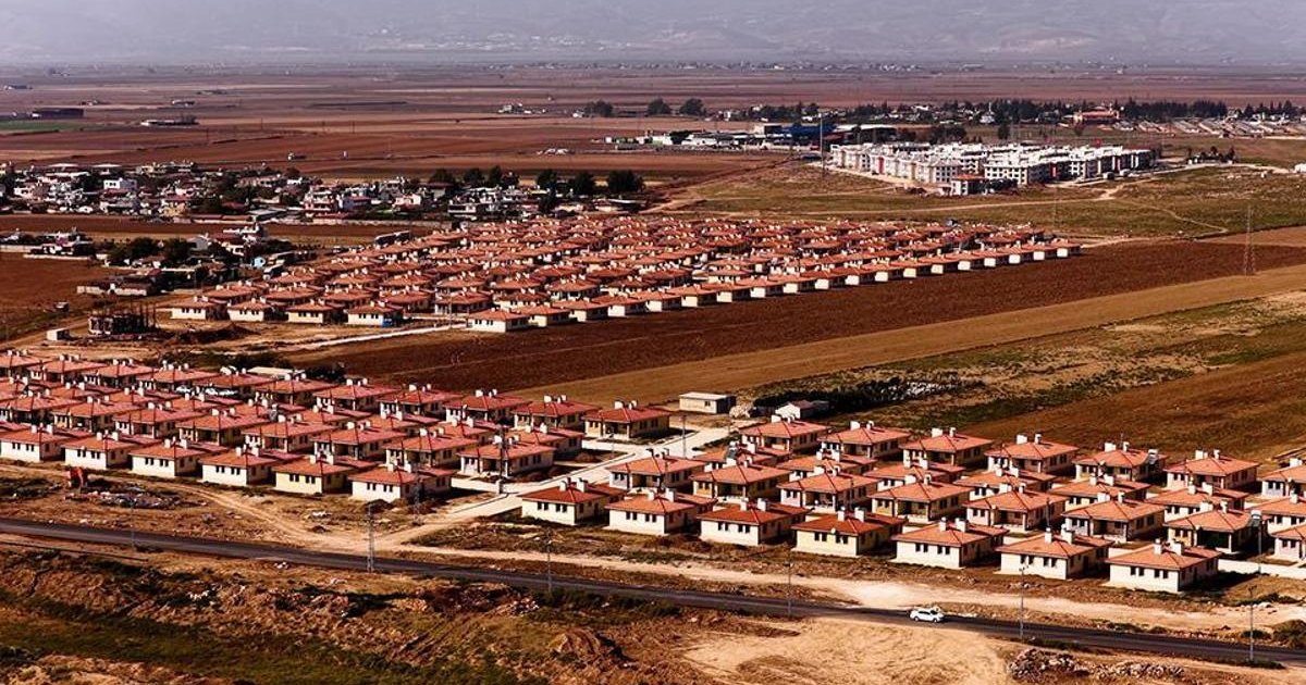 Bakan Kurum, Hatay'da Türkiye'nin ilk kırsal uydu kentini duyurdu