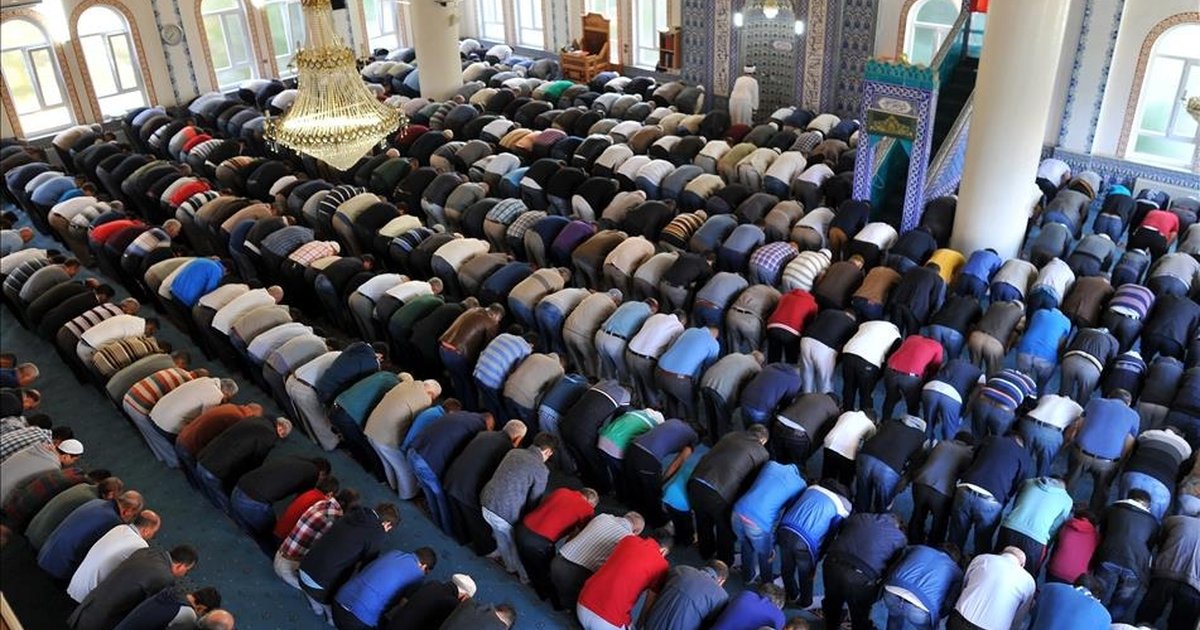 Bayram Namazı Kılışı ve Diyanet'in Açıklamaları