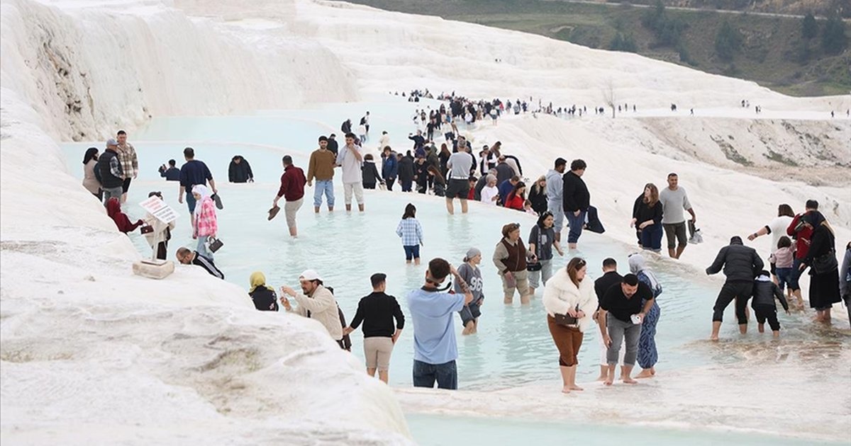 Pamukkale'de Ramazan Bayramı yoğunluğu