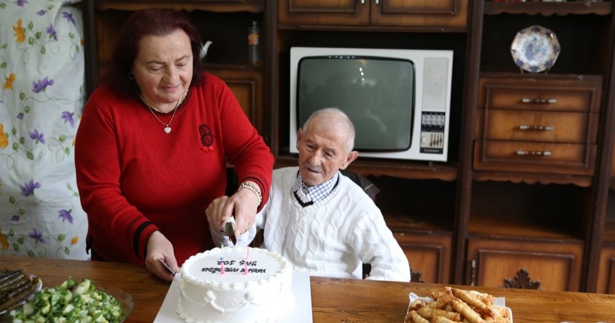 102 yaşındaki Hüseyin Aydoğan'ın sırrı: 'Sıhhatim gençlik gibi'