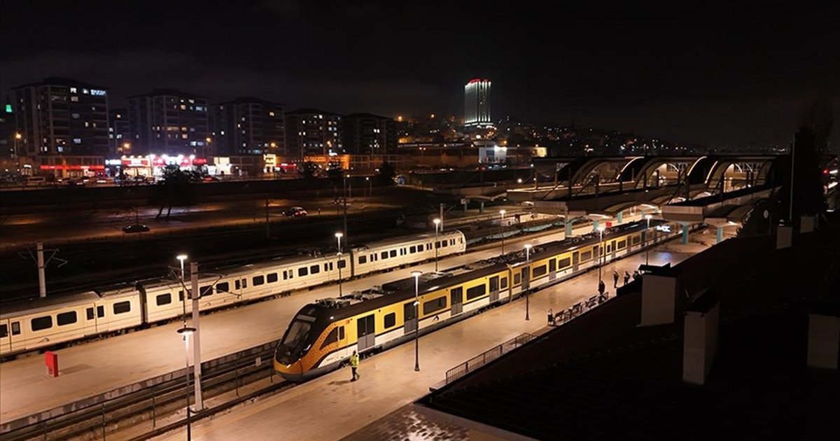 Yerli Trenler Gaziantep'te Raylara İnmeye Hazırlanıyor