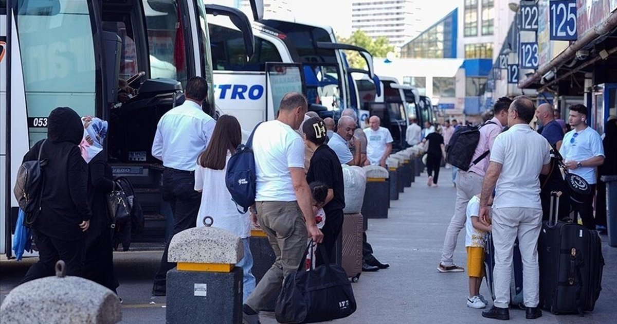 İstanbul'da bayram öncesi otobüs biletleri bitti