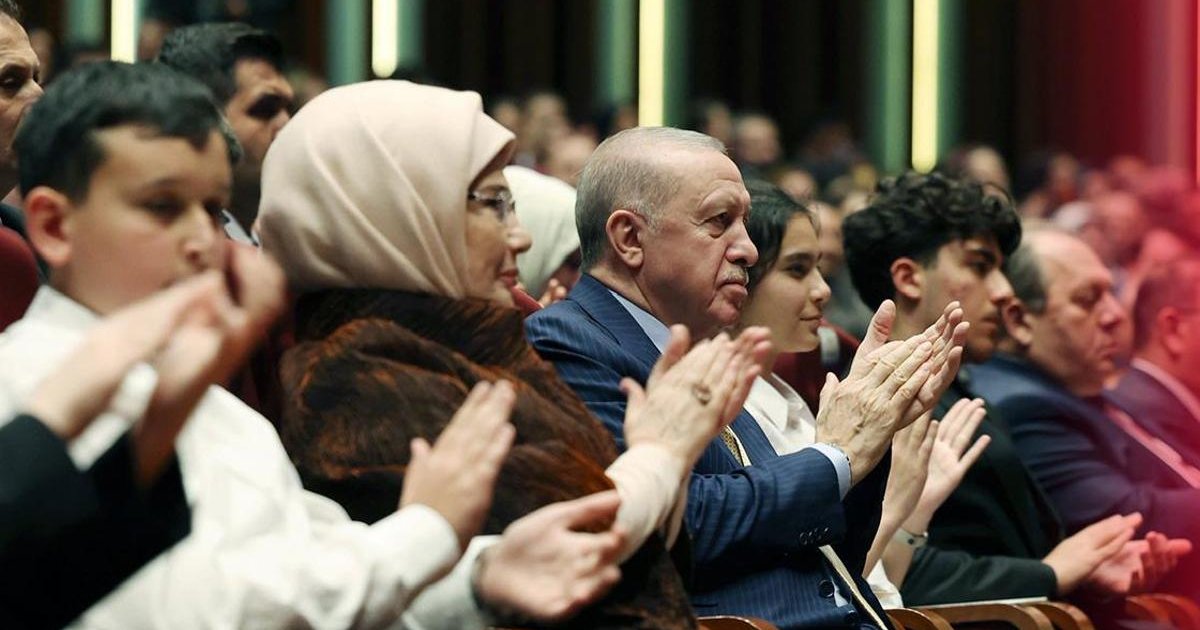 Cumhurbaşkanı Erdoğan, 19 Mayıs Konserinde Çocuklarla Buluştu
