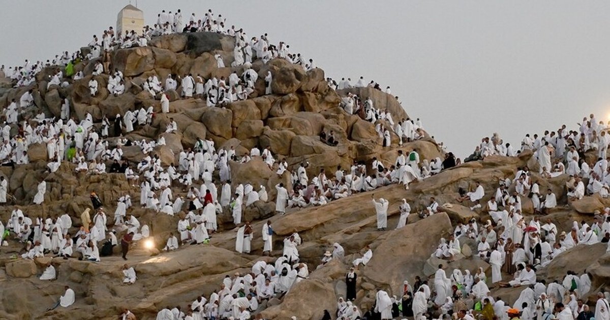 Hacı Adayları Arafat'ta İbadete Başladı