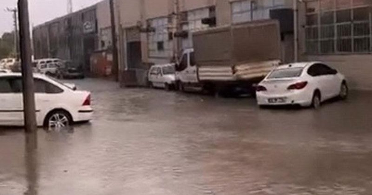 Bursa'da sağanak ve dolu yağışı hayatı olumsuz etkiledi