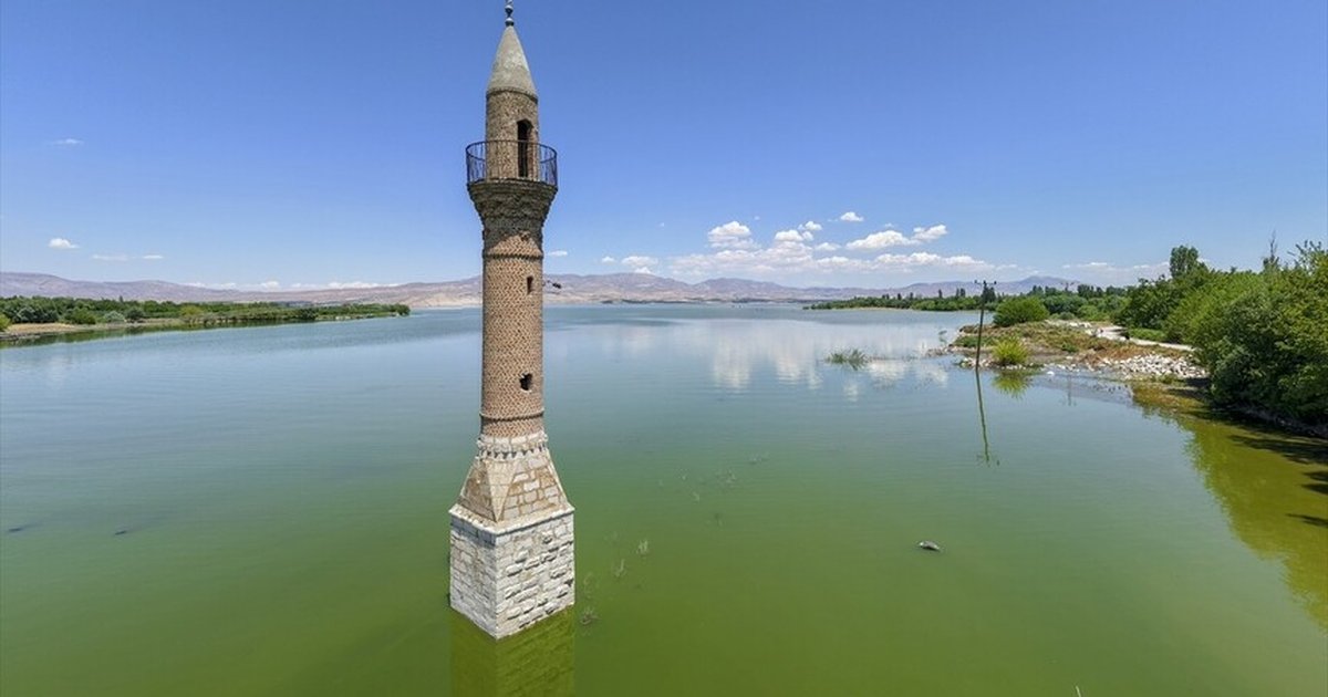 Karakaya Barajı çevresinde su baskınları