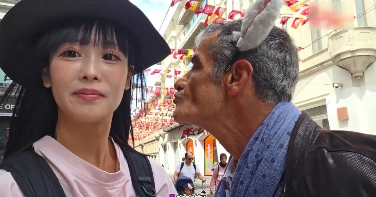İstiklal Caddesi'nde taciz olayı: Yaşlı adam Japon yayıncıyı taciz etti