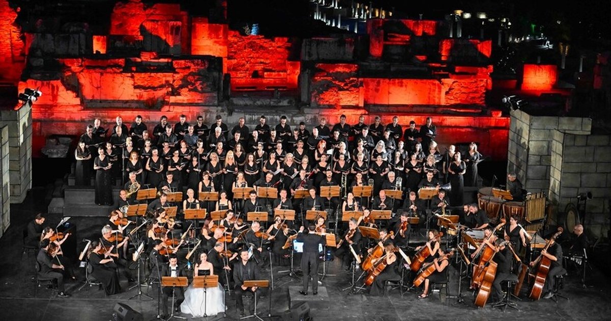 Efes Opera Festivali'nde 'Carmina Burana' kantatı sahnelendi