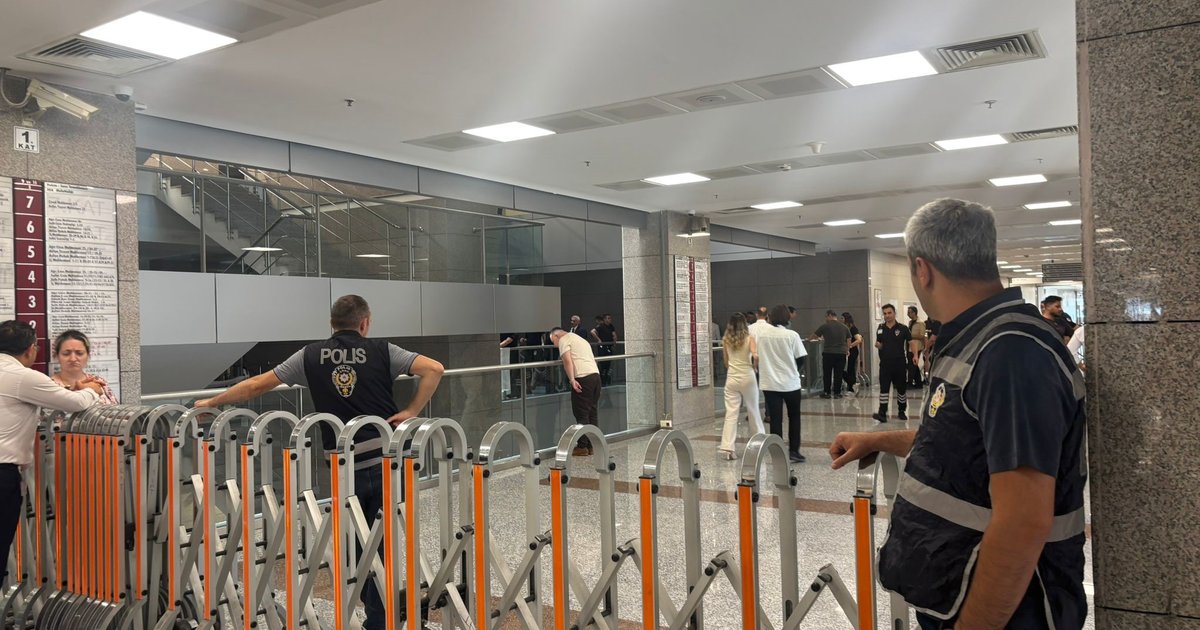 İstanbul Adalet Sarayı'nda intihar olayı