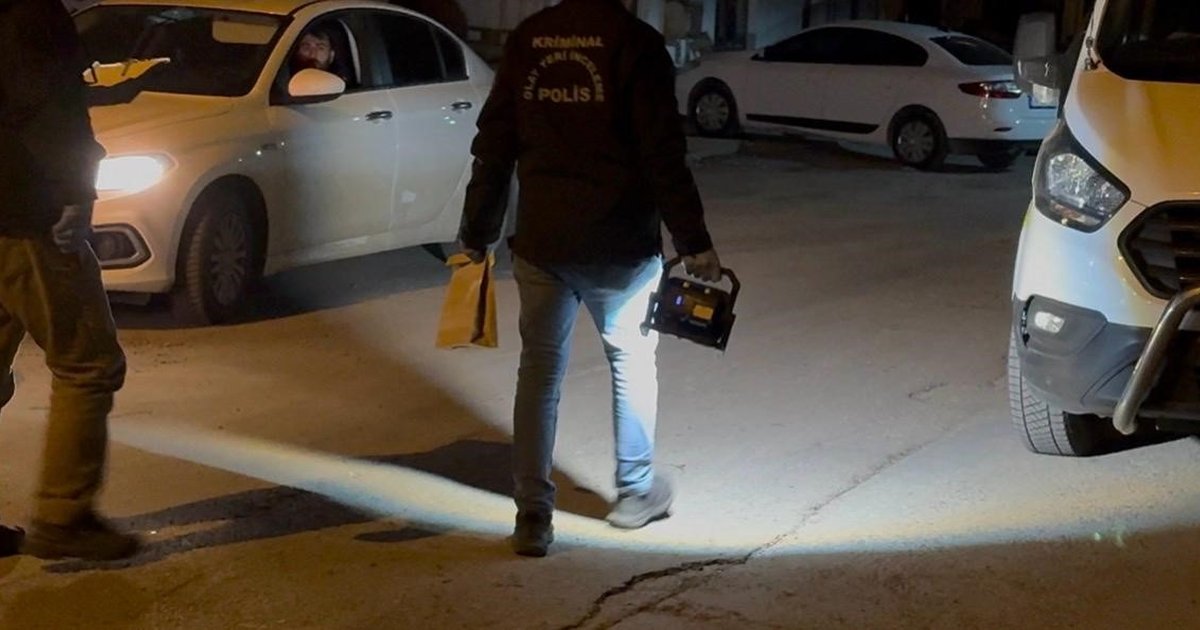 Tabanca ile oynarken kendini vuran kişi gözaltına alındı