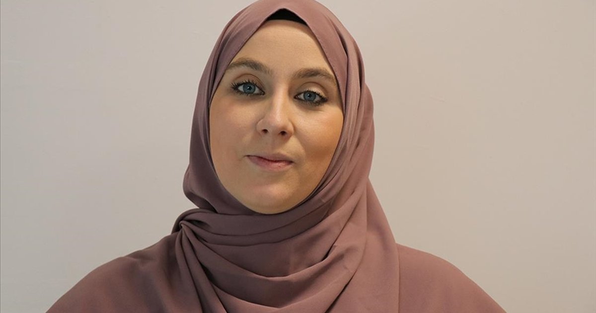 Fransa'da İslam'ı Seçen Adeline: 'İslam Barış Dini'