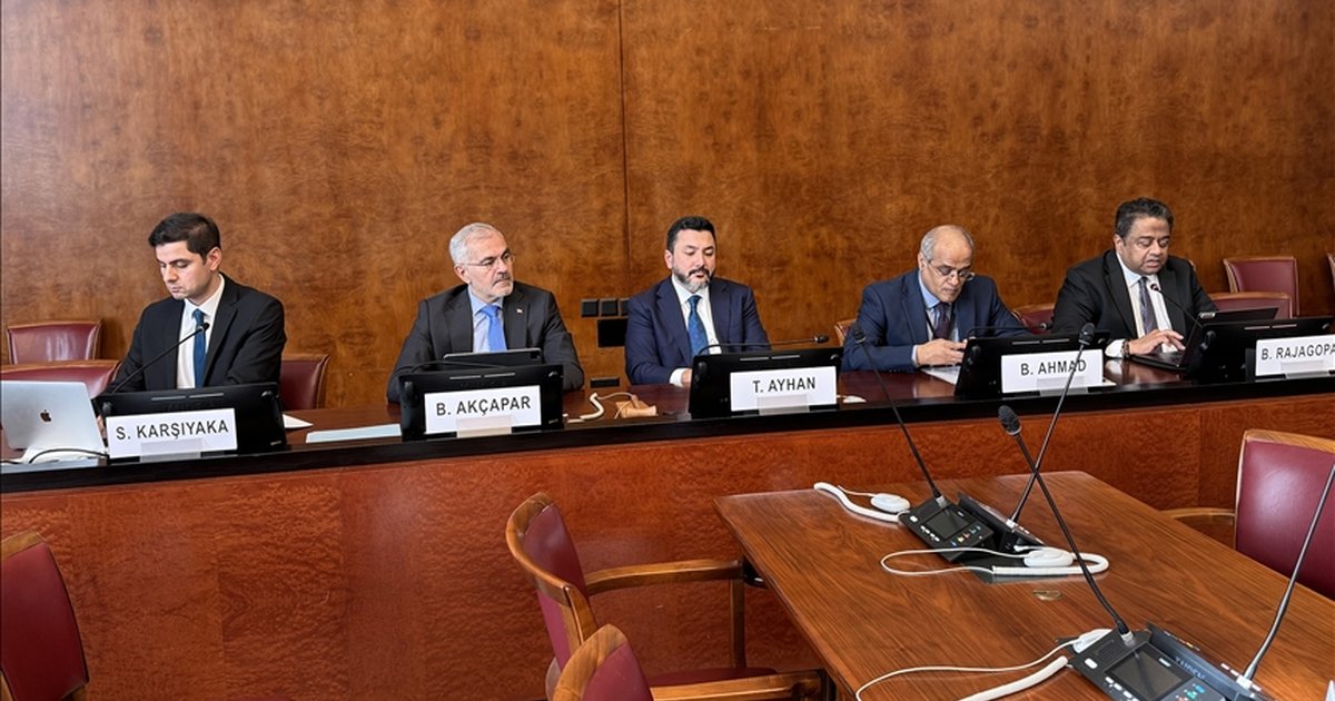 BM'de 'Çalınmış Bir Gelecek' paneli: İşgal ve savaş altındaki gençlik