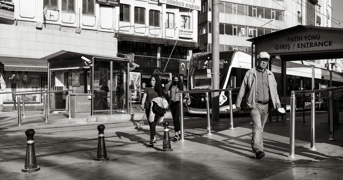 İran Sınırında Hareketlilik: 20 Bin Kişi Giriş Çıkış Yaptı