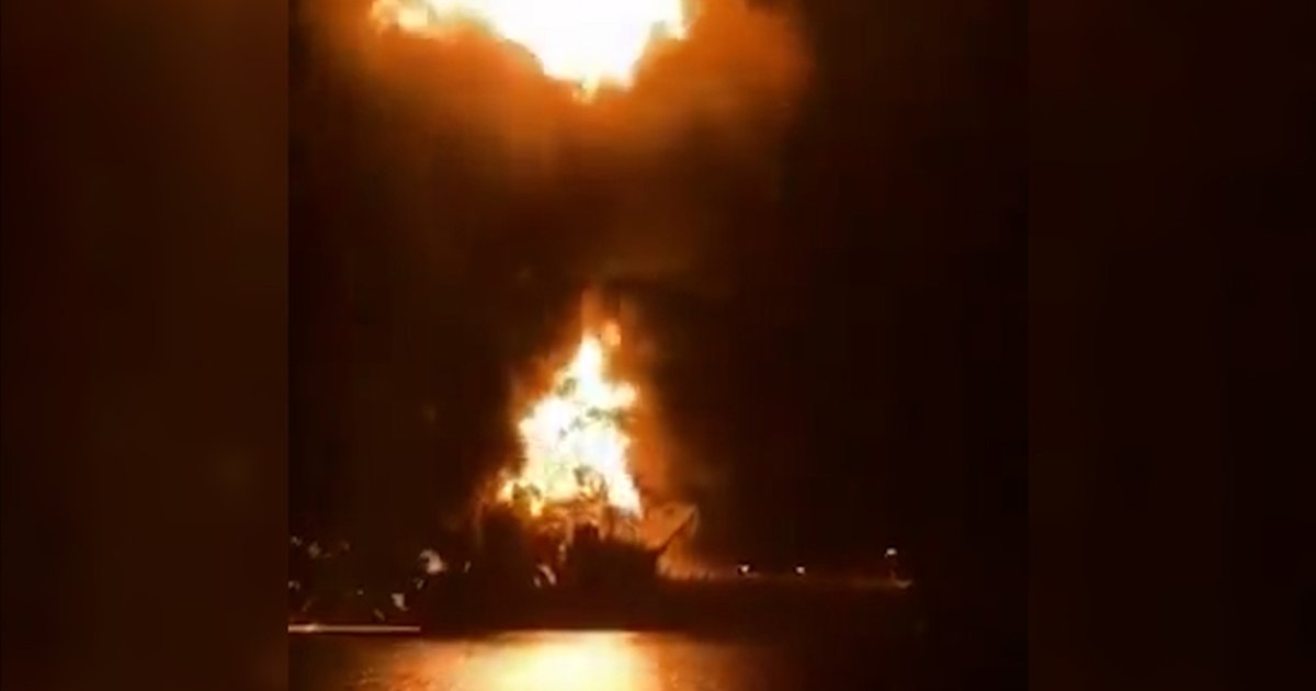 Irak Basra Limanı'nda 2 petrol tankerine saldırı