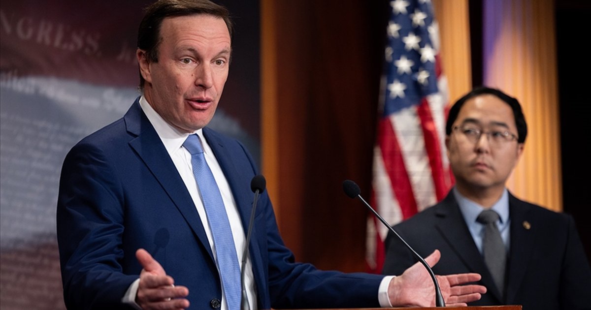 ABD'li Senatör Murphy: İsrail İran'a savaş açmamızı dikte etmemeli