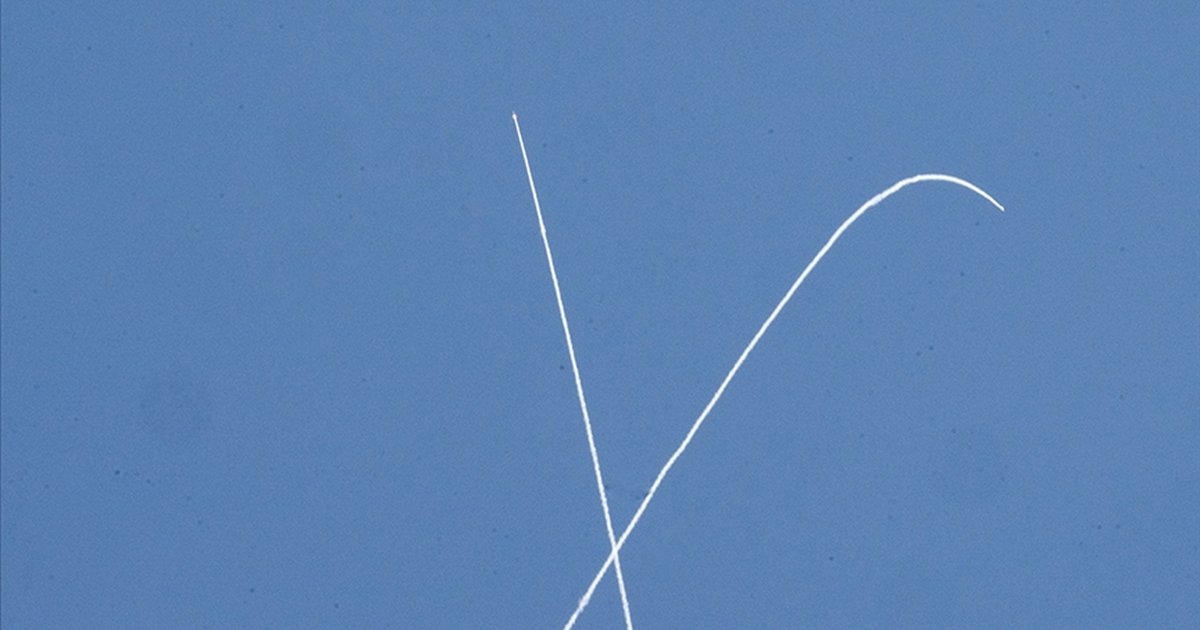 BAE İran'dan füze ve insansız hava aracı saldırısı