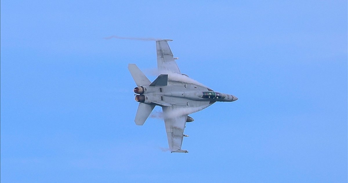 İran'da F-15 savaş uçağı düşürüldü