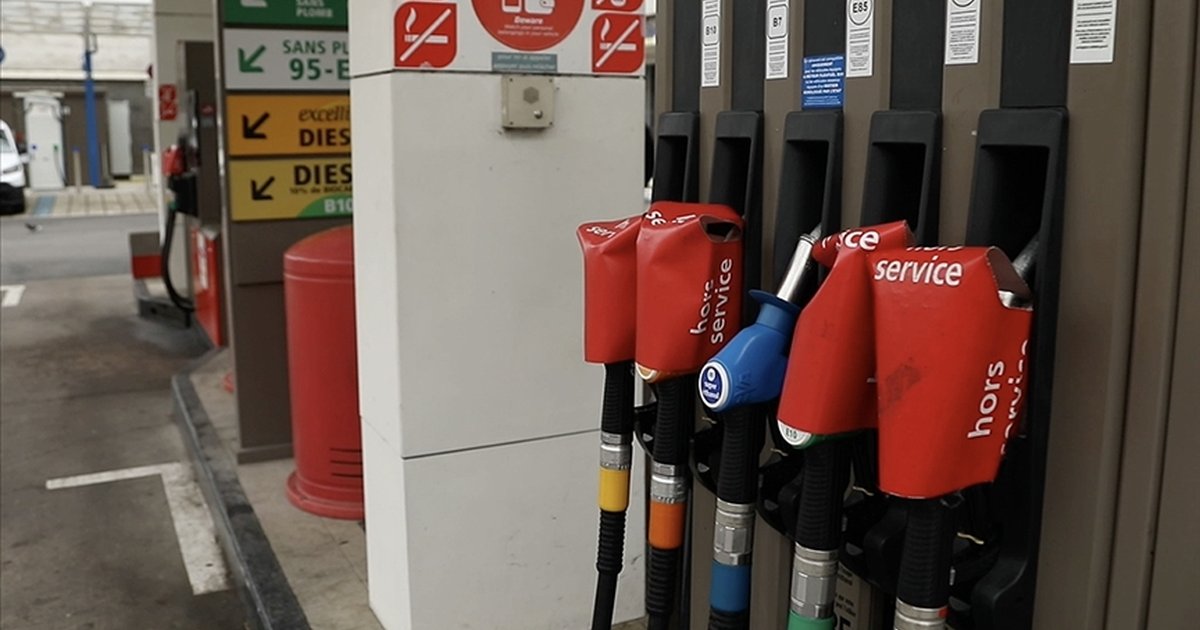 Fransa'da akaryakıt istasyonlarında sınırlı hizmet