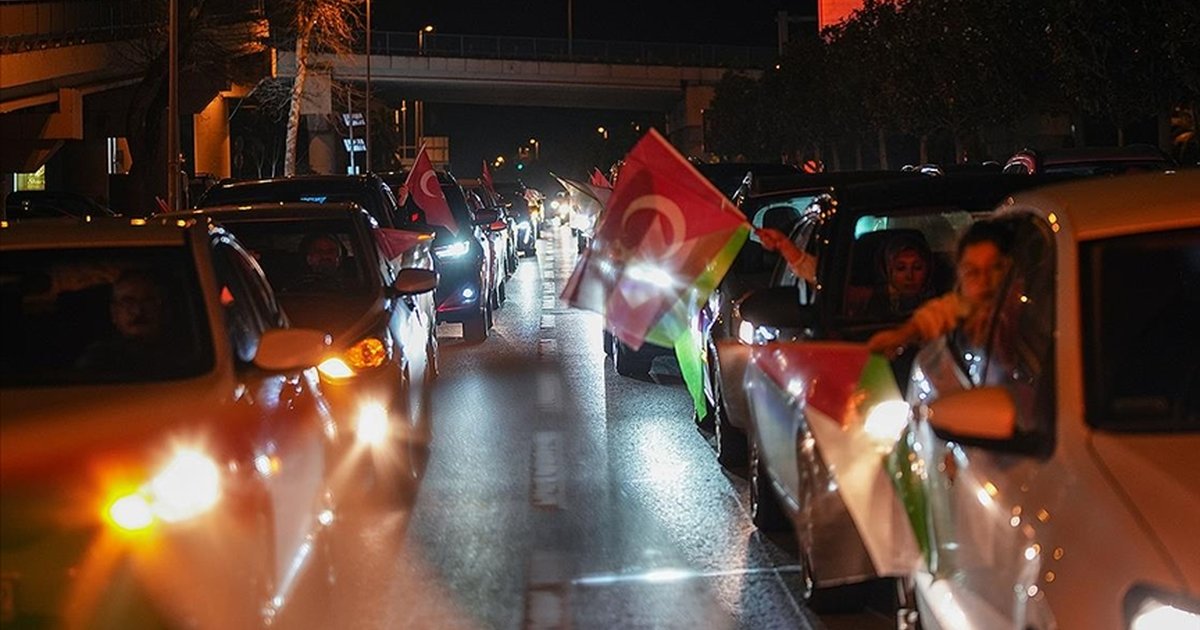 İstanbul'da Gazze'ye destek için araç konvoyu