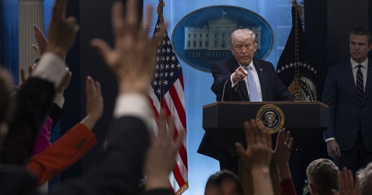 Trump İran'a tehditlerini yineledi