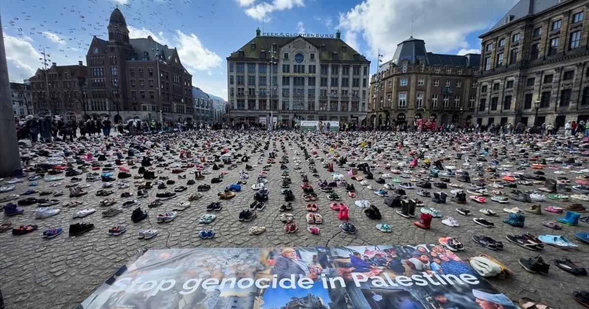 Amsterdam'da Filistinli çocuklar ve gazeteciler anıldı
