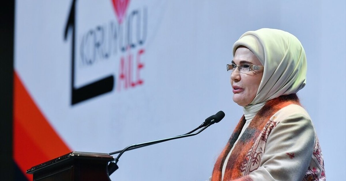 Emine Erdoğan'dan çocuklara adalet ve barış çağrısı
