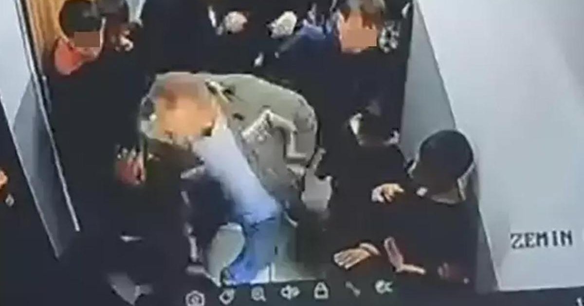 Veli, 8 yaşındaki öğrenciyi okul koridorunda darp etti