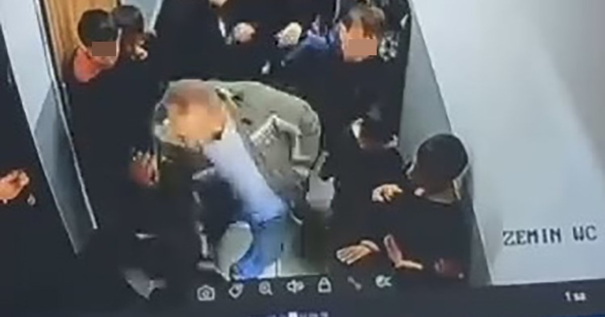 Okul Koridorunda Veli Saldırısı