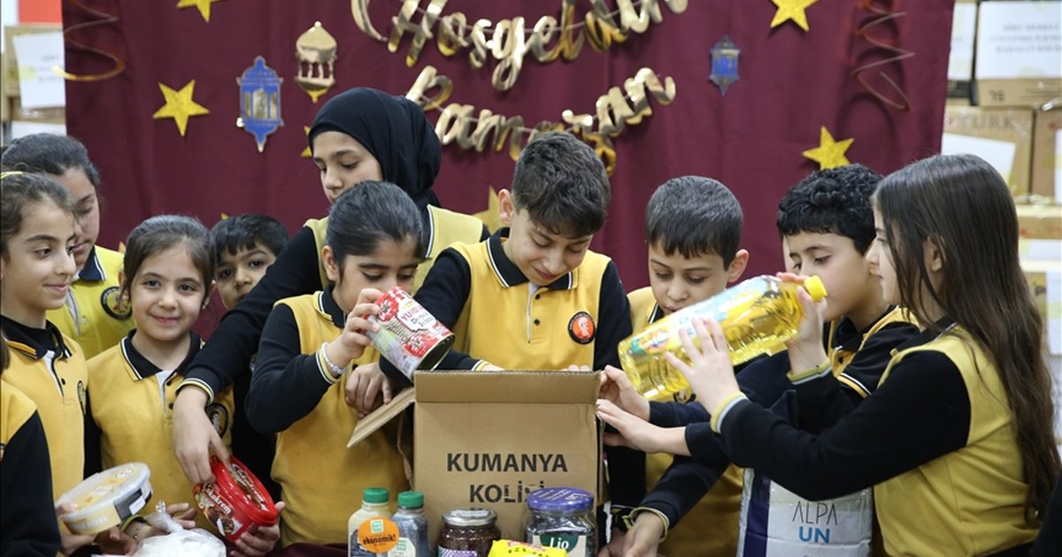 Siirt'te ilkokul öğrencileri ramazanda dar gelirli ailelere yardım yaptı