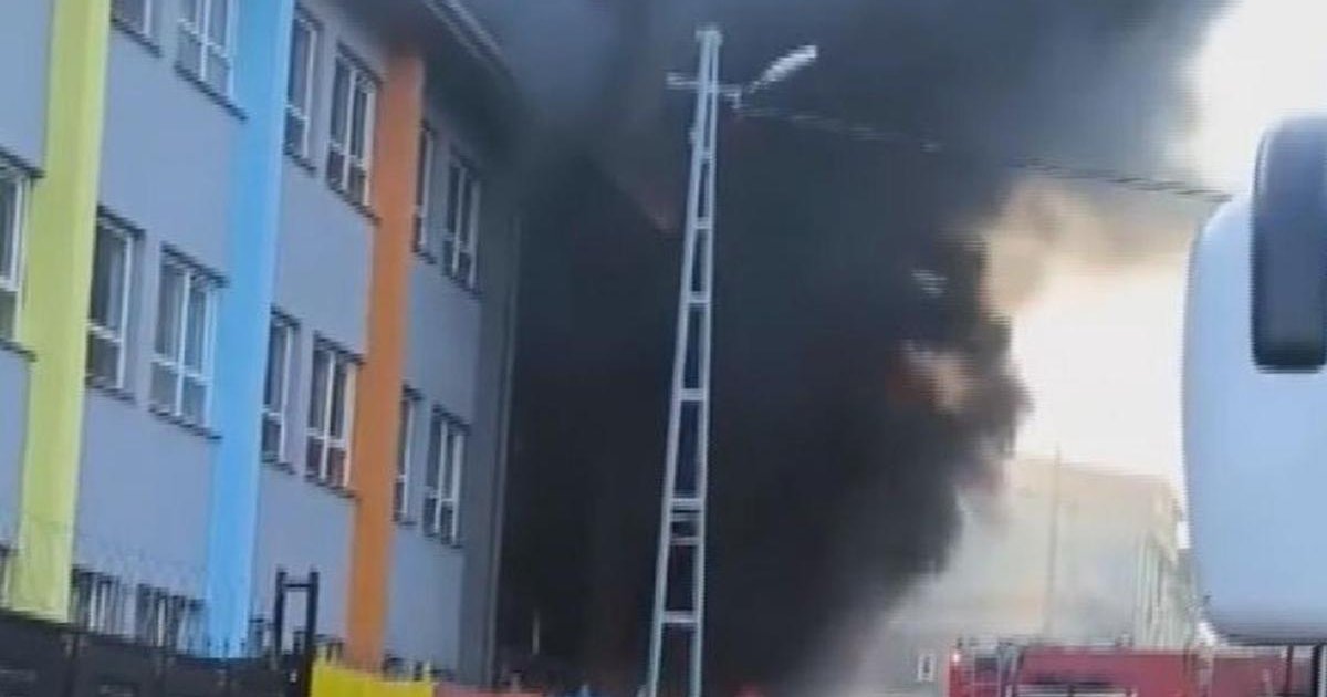 Esenyurt'ta okulda yangın çıktı