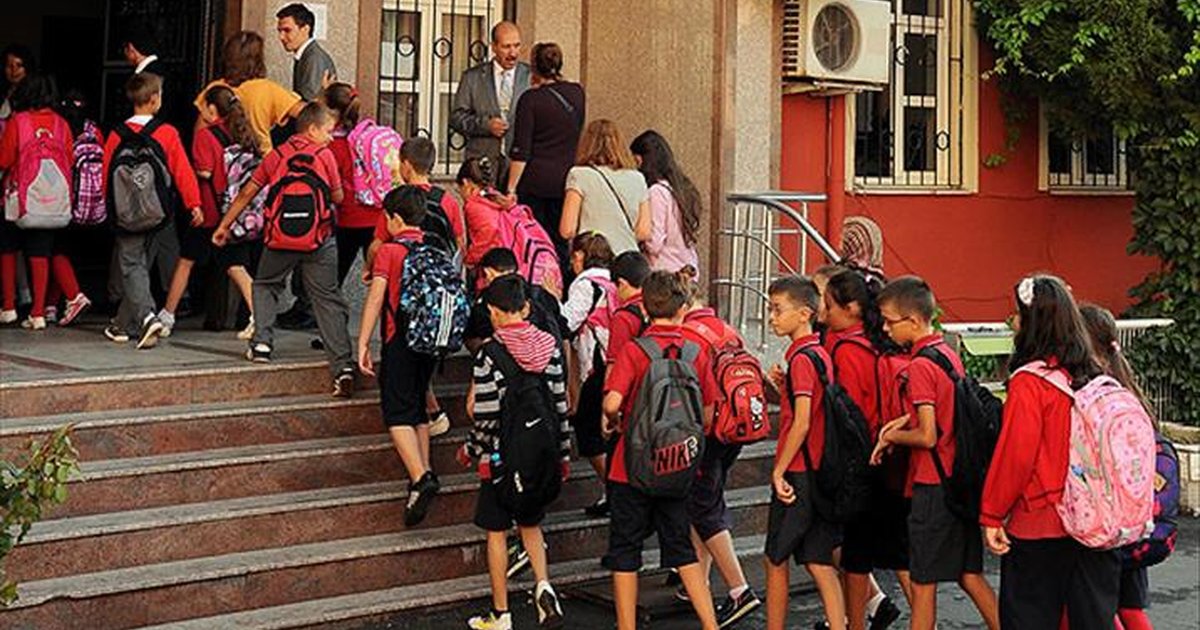Milli Eğitim Bakanı Yusuf Tekin açıkladı: Cuma günü okullar tatil